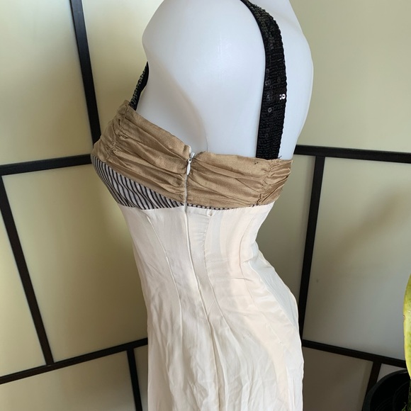 Women’s dress - Picture 5 of 7